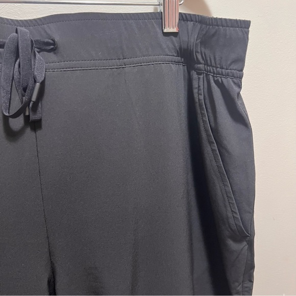 Eddie Bauer Black Lightweight Nylon Joggers Size XL - Picture 4 of 11